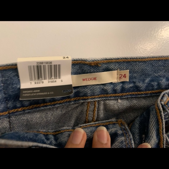 Levi’s Wedgie Icon Jeans (Size:24, UNWORN with tags) - Picture 2 of 2
